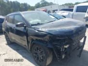 ✅ 2022 Jeep Compass Altitude • VIN: 3C4NJCBB3NT213487 • Lot: 43121718. Wystawiony na IAAI z przebiegiem 43 888 mil. Bezpłatny archiwum sprzedaży aukcyjnych z USA i szczegółowy raport historii pojazdu na DreamBid. Zdjęcie 1.