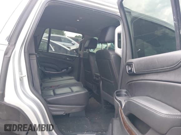 ✅ 2018 Chevrolet Tahoe LT • VIN: 1GNSCBKC3JR112590 • Lot: 42156796. Listed on IAAI with 124,120 mi. Free auction sales archive from the USA and detailed vehicle history report at DreamBid. Image 8.