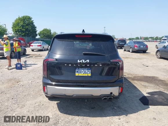 ✅ 2023 Kia Telluride EX • VIN: 5XYP34GC3PG385118 • Lot: 42568084. Wystawiony na IAAI z przebiegiem Nie podano. Bezpłatny archiwum sprzedaży aukcyjnych z USA i szczegółowy raport historii pojazdu na DreamBid. Zdjęcie 17.