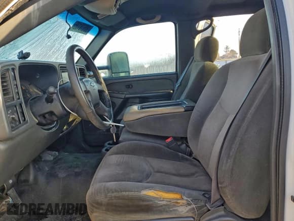 ✅ 2003 Chevrolet Silverado 2500HD LT • VIN: 1GCHK23133F120163 • Lot: 90678135. Wystawiony na Copart z przebiegiem 298 148 mil. Bezpłatny archiwum sprzedaży aukcyjnych z USA i szczegółowy raport historii pojazdu na DreamBid. Zdjęcie 7.