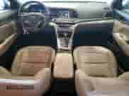 2018 Hyundai Elantra SEL z VIN 5NPD84LF2JH295589, wystawiony jako Copart lot #90016455 z przebiegiem 27 833 mil mil oraz Szkoda całkowita • Salvage title. Historia ofert i sprzedaży dostępna na DreamBid. Obrazek 8.