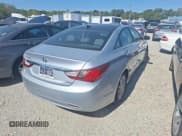 ✅ 2012 Hyundai Sonata SE • VIN: 5NPEC4AC1CH470526 • Lot: 76339394. Listed on Copart with 171,066 mi. Free auction sales archive from the USA and detailed vehicle history report at DreamBid. Image 4.