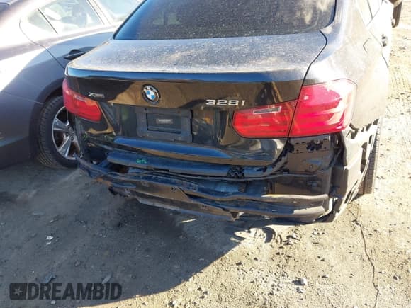 ✅ 2013 BMW 3 Series 328i xDrive • VIN: WBA3B5C55DP539042 • Лот: 43586826. Опубликован ранее на IAAI с пробегом 136 098 миль. Бесплатный доступ к архиву аукционных продаж из США и подробный отчёт об истории автомобиля на DreamBid. Изображение 18.
