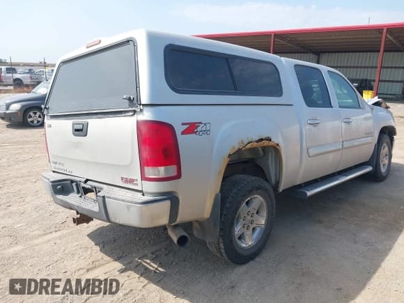 ✅ 2011 GMC Sierra 1500 SLT • VIN: 3GTP2WE33BG128620 • Лот: 43174880. Опубликован ранее на IAAI с пробегом 235 710 миль. Бесплатный доступ к архиву аукционных продаж из США и подробный отчёт об истории автомобиля на DreamBid. Изображение 4.