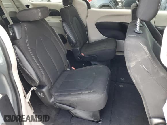 ✅ 2023 Chrysler Voyager LX • VIN: 2C4RC1CG1PR515991 • Лот: 80330515. Опубликован ранее на Copart с пробегом 69 917 миль. Бесплатный доступ к архиву аукционных продаж из США и подробный отчёт об истории автомобиля на DreamBid. Изображение 11.