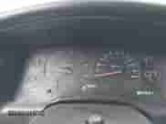 2002 Dodge Dakota Sport z VIN 1B7GL32X12S561414, wystawiony jako IAAI lot #42060300 z przebiegiem 235 957 mil mil oraz . Historia ofert i sprzedaży dostępna na DreamBid. Obrazek 7.