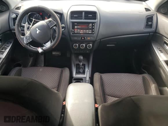 ✅ 2019 Mitsubishi Outlander Sport SE • VIN: JA4AJ4AW1KU605744 • Lot: 71416524. Wystawiony na Copart z przebiegiem 89 184 mil. Bezpłatny archiwum sprzedaży aukcyjnych z USA i szczegółowy raport historii pojazdu na DreamBid. Zdjęcie 8.