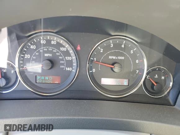 ✅ 2006 Jeep Grand Cherokee Limited • VIN: 1J8HR58236C112576 • Lot: 86715195. Listed on Copart with 223,405 mi. Free auction sales archive from the USA and detailed vehicle history report at DreamBid. Image 9.