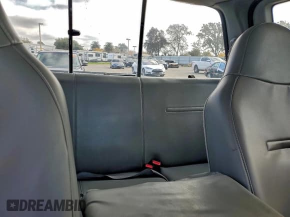 ✅ 2004 Ford F-250 XL • VIN: 1FTNX21P34EB23339 • Lot: 92310025. Listed on Copart with 240,090 mi. Free auction sales archive from the USA and detailed vehicle history report at DreamBid. Image 10.