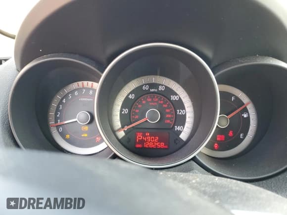 ✅ 2012 Kia Forte EX • VIN: KNAFU4A28C5618810 • Лот: 87033365. Опубликован ранее на Copart с пробегом 128 258 миль. Бесплатный доступ к архиву аукционных продаж из США и подробный отчёт об истории автомобиля на DreamBid. Изображение 9.