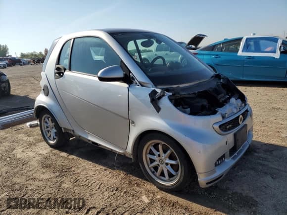 ✅ 2015 Smart fortwo Passion • VIN: WMEEJ3BAXFK800698 • Лот: 81231645. Опубликован ранее на Copart с пробегом 104 255 миль. Бесплатный доступ к архиву аукционных продаж из США и подробный отчёт об истории автомобиля на DreamBid. Изображение 4.