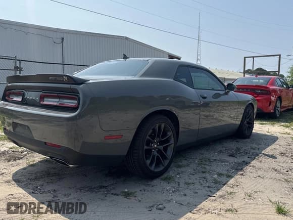 ✅ 2023 Dodge Challenger R/T Scat Pack • VIN: 2C3CDZFJ1PH621473 • Lot: 59702295. Wystawiony na Copart z przebiegiem 4 119 mil. Bezpłatny archiwum sprzedaży aukcyjnych z USA i szczegółowy raport historii pojazdu na DreamBid. Zdjęcie 4.