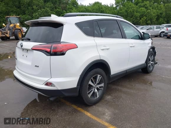 ✅ 2018 Toyota RAV4 XLE • VIN: 2T3WFREVXJW444968 • Lot: 42299924. Listed on IAAI with 99,906 mi. Free auction sales archive from the USA and detailed vehicle history report at DreamBid. Image 4.