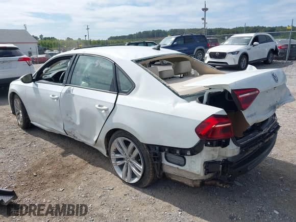 ✅ 2019 Volkswagen Passat Wolfsburg Edition • VIN: 1VWLA7A34KC012386 • Лот: 43193343. Опубликован ранее на IAAI с пробегом 46 301 миль. Бесплатный доступ к архиву аукционных продаж из США и подробный отчёт об истории автомобиля на DreamBid. Изображение 3.