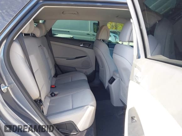 ✅ 2017 Hyundai Tucson Sport • VIN: KM8J3CA20HU429359 • Lot: 43643292. Wystawiony na IAAI z przebiegiem 125 049 mil. Bezpłatny archiwum sprzedaży aukcyjnych z USA i szczegółowy raport historii pojazdu na DreamBid. Zdjęcie 8.