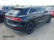 ✅ 2019 Audi Q8 Premium • VIN: WA1AVAF17KD010879 • Lot: 43273691. Wystawiony na IAAI z przebiegiem 53 279 mil. Bezpłatny archiwum sprzedaży aukcyjnych z USA i szczegółowy raport historii pojazdu na DreamBid. Zdjęcie 4.