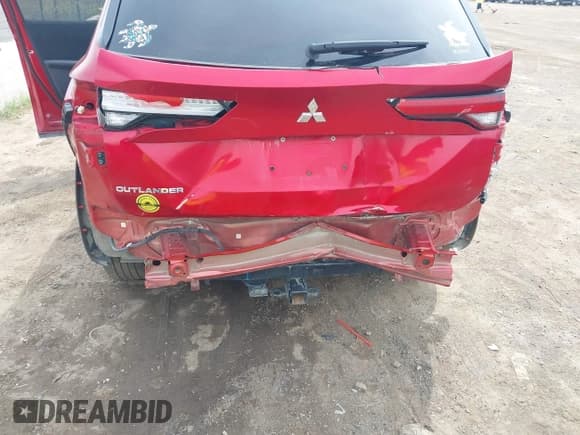 ✅ 2023 Mitsubishi Outlander ES • VIN: JA4J4TA89PZ008483 • Lot: 42617222. Listed on IAAI with 54,578 mi. Free auction sales archive from the USA and detailed vehicle history report at DreamBid. Image 6.