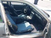 ✅ 1984 Porsche 944 • VIN: WP0AA0945EN455444 • Lot: 42577335. Wystawiony na IAAI z przebiegiem 36 528 mil. Bezpłatny archiwum sprzedaży aukcyjnych z USA i szczegółowy raport historii pojazdu na DreamBid. Zdjęcie 5.