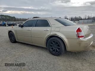 ✅ 2006 Chrysler 300 C • VIN: 2C3KA63HX6H291898 • Лот: 94530245. Опубликован ранее на Copart с пробегом 142 392 миль. Бесплатный доступ к архиву аукционных продаж из США и подробный отчёт об истории автомобиля на DreamBid. Изображение 2.