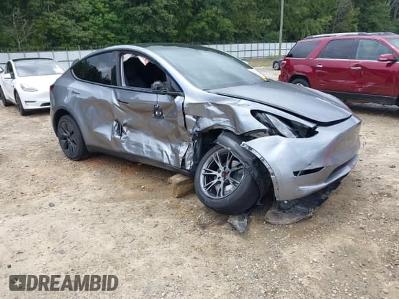 ✅ 2025 Tesla Model Y Long Range • VIN: 7SAYGDED0SA345552 • Лот: 43063341. Опубликован ранее на IAAI с пробегом 21 396 миль. Бесплатный доступ к архиву аукционных продаж из США и подробный отчёт об истории автомобиля на DreamBid. Изображение 1.