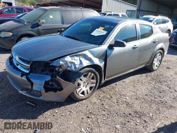 ✅ 2013 Dodge Avenger SE • VIN: 1C3CDZAB8DN591519 • Лот: 41202402. Опубликован ранее на IAAI с пробегом 231 145 миль. Бесплатный доступ к архиву аукционных продаж из США и подробный отчёт об истории автомобиля на DreamBid. Изображение 2.