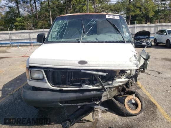 ✅ 2001 Ford Econoline Cargo • VIN: 1FTNE24231HA29557 • Lot: 42740215. Wystawiony na Copart z przebiegiem 261 122 mil. Bezpłatny archiwum sprzedaży aukcyjnych z USA i szczegółowy raport historii pojazdu na DreamBid. Zdjęcie 11.