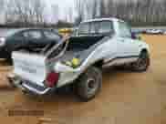 1988 Chevrolet S-10 EL X81 с VIN 1GCCT14Z7J2203833, выставлен на аукционе Copart как лот 41781995 с пробегом 122 578 миль миль и Списание • Salvage title. История ставок и продаж доступна на DreamBid. Изображение 3.