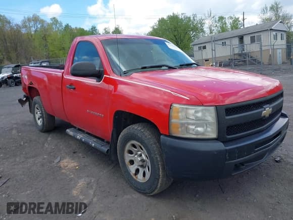 ✅ 2011 Chevrolet Silverado 1500 Work Truck • VIN: 1GCNKPE03BF135703 • Lot: 42165854. Wystawiony na IAAI z przebiegiem 196 803 mil. Bezpłatny archiwum sprzedaży aukcyjnych z USA i szczegółowy raport historii pojazdu na DreamBid. Zdjęcie 1.