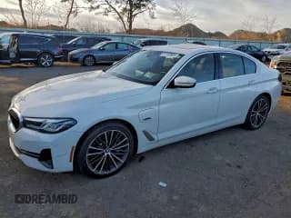 ✅ 2023 BMW 5 Series 530e • VIN: WBA13AG00PCL84827 • Лот: 91192805. Опубликован ранее на Copart с пробегом 68 200 миль. Бесплатный доступ к архиву аукционных продаж из США и подробный отчёт об истории автомобиля на DreamBid. Изображение 1.