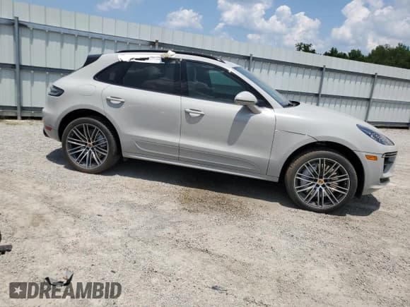 ✅ 2021 Porsche Macan Turbo • VIN: WP1AF2A55MLB60242 • Lot: 68712032. Wystawiony na Copart z przebiegiem 12 737 mil. Bezpłatny archiwum sprzedaży aukcyjnych z USA i szczegółowy raport historii pojazdu na DreamBid. Zdjęcie 4.