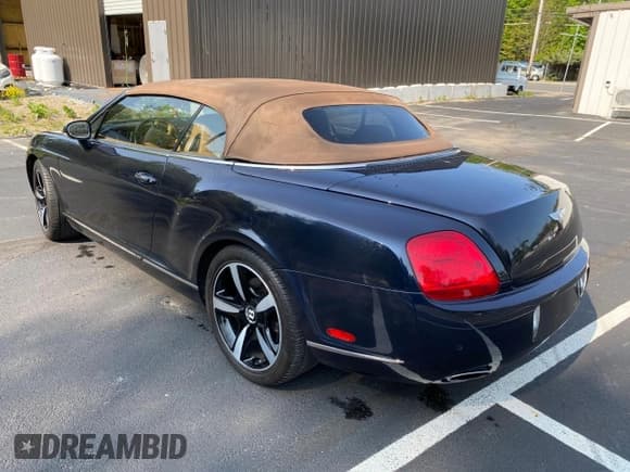 ✅ 2007 Bentley Continental GT • VIN: SCBDR33W17C043914 • Лот: 73953294. Опубликован ранее на Copart с пробегом 68 500 миль. Бесплатный доступ к архиву аукционных продаж из США и подробный отчёт об истории автомобиля на DreamBid. Изображение 3.