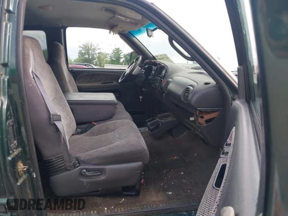 ✅ 2001 Dodge 1500 • VIN: 3B7HC13Z01G782338 • Lot: 42758085. Listed on IAAI with 116,810 mi. Free auction sales archive from the USA and detailed vehicle history report at DreamBid. Image 5.