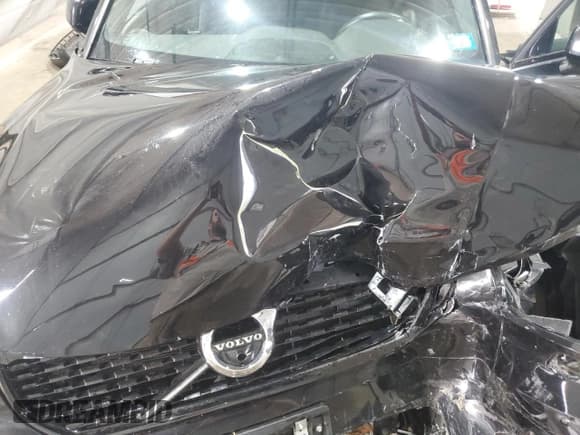 ✅ 2021 Volvo XC40 R-Design • VIN: YV4162UM4M2449345 • Лот: 67724815. Опубликован ранее на Copart с пробегом Не указан. Бесплатный доступ к архиву аукционных продаж из США и подробный отчёт об истории автомобиля на DreamBid. Изображение 12.