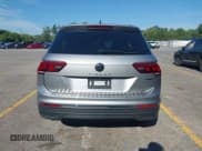 ✅ 2022 Volkswagen Tiguan SE • VIN: 3VV2B7AX4NM157074 • Lot: 43067043. Wystawiony na IAAI z przebiegiem 51 131 mil. Bezpłatny archiwum sprzedaży aukcyjnych z USA i szczegółowy raport historii pojazdu na DreamBid. Zdjęcie 17.