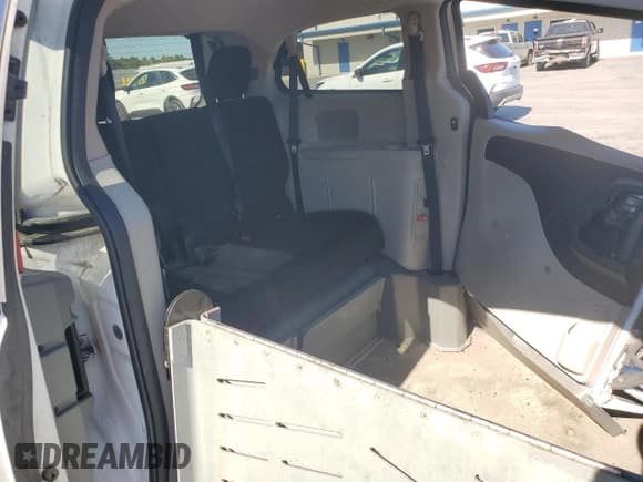 ✅ 2014 Dodge Grand Caravan SXT • VIN: 2C4RDGCGXER252753 • Lot: 82150715. Listed on Copart with 63,450 mi. Free auction sales archive from the USA and detailed vehicle history report at DreamBid. Image 11.