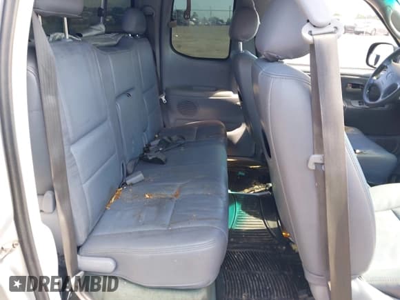 ✅ 2000 Toyota Tundra SR5 • VIN: 5TBRT3410YS033424 • Lot: 43053038. Listed on IAAI with 242,597 mi. Free auction sales archive from the USA and detailed vehicle history report at DreamBid. Image 8.