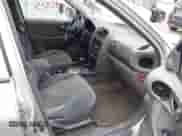 2005 Hyundai Santa Fe GLS с VIN KM8SC13D05U955011, выставлен на аукционе IAAI как лот 41496442 с пробегом Не указан миль и . История ставок и продаж доступна на DreamBid. Изображение 5.