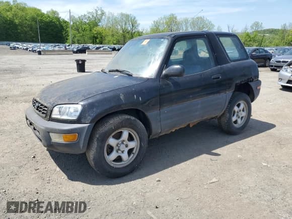 ✅ 1998 Toyota RAV4 • VIN: JT3XP10V0W0009466 • Lot: 56832325. Wystawiony na Copart z przebiegiem 178 634 mil. Bezpłatny archiwum sprzedaży aukcyjnych z USA i szczegółowy raport historii pojazdu na DreamBid. Zdjęcie 1.