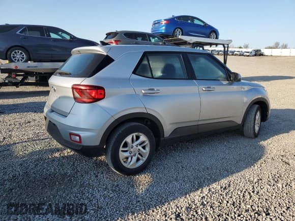 ✅ 2022 Hyundai Venue SE • VIN: KMHRB8A3XNU197179 • Lot: 50105935. Listed on Copart with 21,350 mi. Free auction sales archive from the USA and detailed vehicle history report at DreamBid. Image 3.