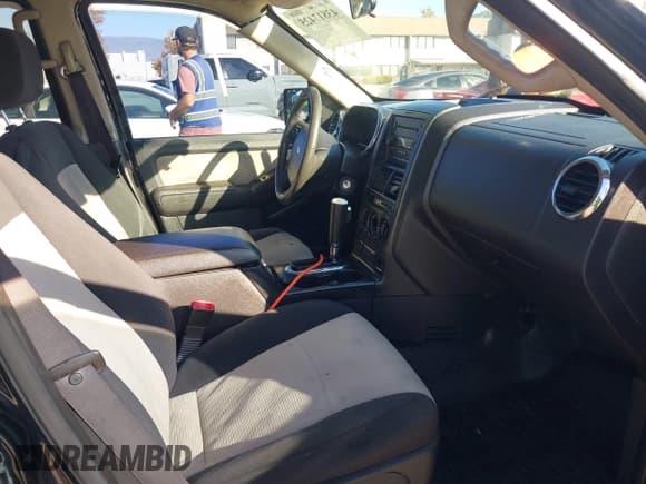 ✅ 2007 Ford Explorer Sport Trac Limited • VIN: 1FMEU33817UA26814 • Lot: 43817425. Wystawiony na IAAI z przebiegiem 234 826 mil. Bezpłatny archiwum sprzedaży aukcyjnych z USA i szczegółowy raport historii pojazdu na DreamBid. Zdjęcie 5.