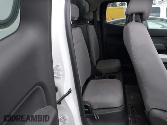 ✅ 2017 Chevrolet Colorado 4WD WT • VIN: 1GCHTBEN3H1316671 • Lot: 42283027. Wystawiony na IAAI z przebiegiem 15 532 mil. Bezpłatny archiwum sprzedaży aukcyjnych z USA i szczegółowy raport historii pojazdu na DreamBid. Zdjęcie 8.