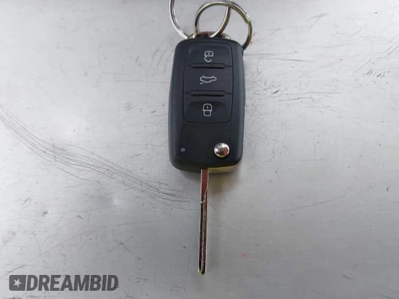 ✅ 2011 Volkswagen Golf GTI w/Sunroof • VIN: WVWEV7AJ8BW028622 • Lot: 43299656. Listed on IAAI with 107,934 mi. Free auction sales archive from the USA and detailed vehicle history report at DreamBid. Image 11.