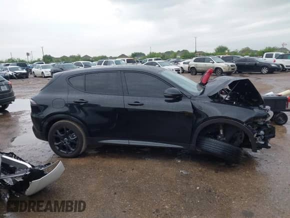 2024 Dodge Hornet R/T z VIN ZACPDFCWXR3A07770, wystawiony jako IAAI lot #41902494 z przebiegiem 8 208 mil mil oraz . Historia ofert i sprzedaży dostępna na DreamBid. Obrazek 13.