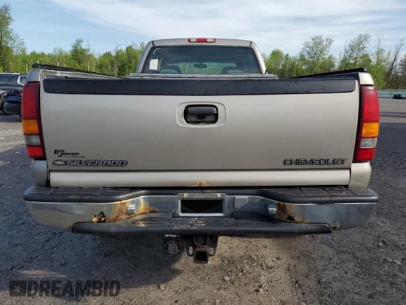 ✅ 2001 Chevrolet Silverado 2500HD LS • VIN: 1GCHC23G51F185241 • Lot: 57222815. Wystawiony na Copart z przebiegiem 144 007 mil. Bezpłatny archiwum sprzedaży aukcyjnych z USA i szczegółowy raport historii pojazdu na DreamBid. Zdjęcie 6.