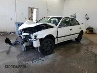 ✅ 2000 Toyota Camry LE • VIN: 4T1BG22K9YU966085 • Lot: 70146495. Wystawiony na Copart z przebiegiem 328 245 mil. Bezpłatny archiwum sprzedaży aukcyjnych z USA i szczegółowy raport historii pojazdu na DreamBid. Zdjęcie 1.