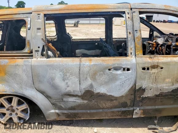 ✅ 2010 Chrysler Town & Country LX • VIN: 2A4RR2D17AR329999 • Lot: 65410325. Wystawiony na Copart z przebiegiem Nie podano. Bezpłatny archiwum sprzedaży aukcyjnych z USA i szczegółowy raport historii pojazdu na DreamBid. Zdjęcie 11.