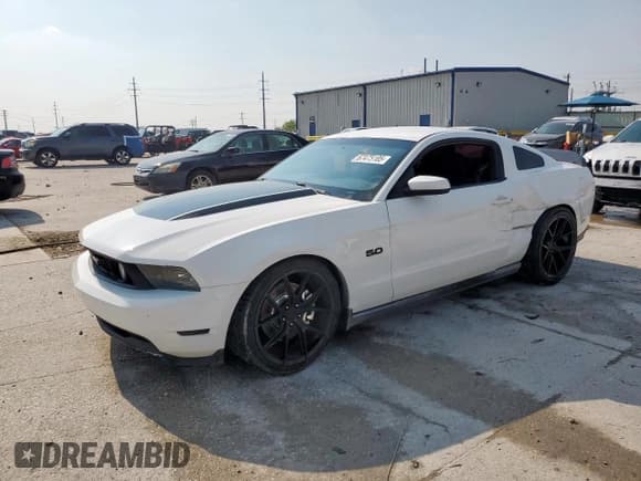 ✅ 2011 Ford Mustang GT Premium • VIN: 1ZVBP8CF9B5117663 • Лот: 67475185. Опубликован ранее на Copart с пробегом 170 424 миль. Бесплатный доступ к архиву аукционных продаж из США и подробный отчёт об истории автомобиля на DreamBid. Изображение 1.