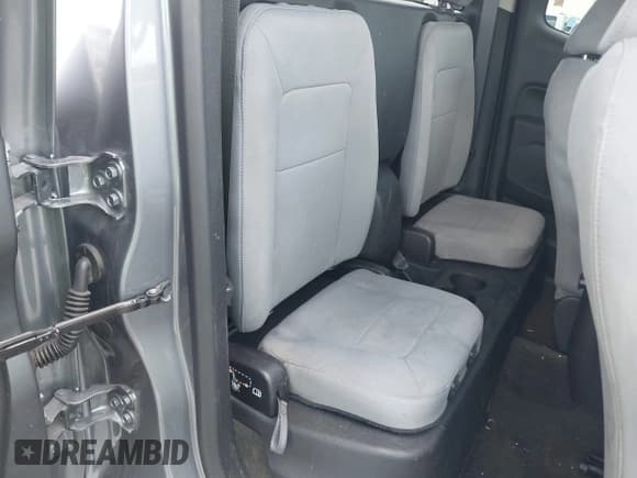 ✅ 2018 Chevrolet Colorado 2WD Work Truck • VIN: 1GCHSBEA0J1116952 • Lot: 42975442. Listed on IAAI with 94,400 mi. Free auction sales archive from the USA and detailed vehicle history report at DreamBid. Image 8.