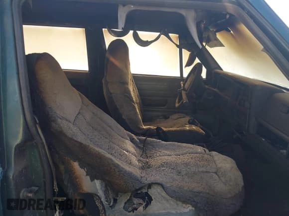 ✅ 1996 Jeep Cherokee SE • VIN: 1J4FT27P4TL309029 • Лот: 42476830. Опубликован ранее на IAAI с пробегом Не указан. Бесплатный доступ к архиву аукционных продаж из США и подробный отчёт об истории автомобиля на DreamBid. Изображение 6.