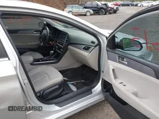 ✅ 2018 Hyundai Sonata SE • VIN: 5NPE24AF2JH711598 • Лот: 43300615. Опубликован ранее на IAAI с пробегом 140 901 миль. Бесплатный доступ к архиву аукционных продаж из США и подробный отчёт об истории автомобиля на DreamBid. Изображение 5.